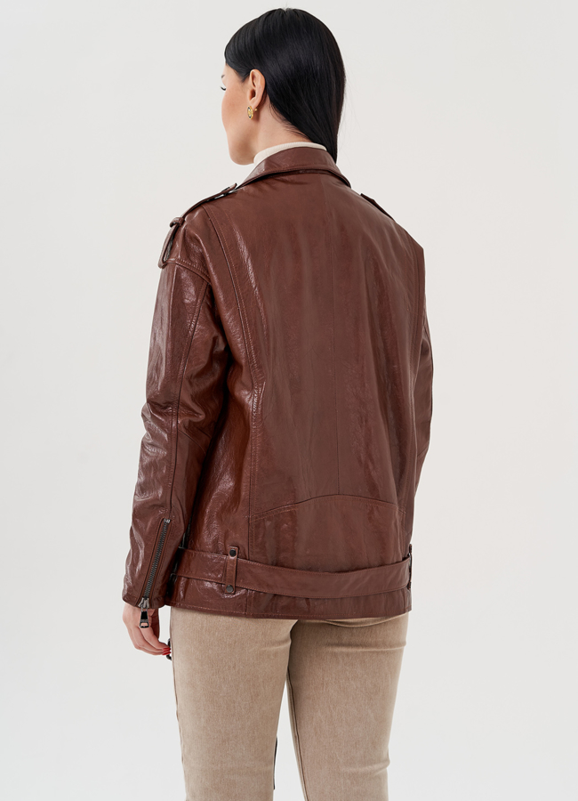 Куртка - косуха коричневого цвета модель № 24378 в кредит