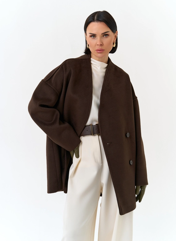 Женское укороченное пальто с поясом