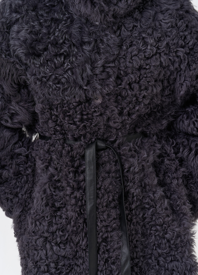 Женская двухсторонняя дубленка с декоративным поясом модель № 31617 универмаг малина