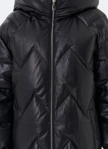 Длинный пуховик из кожи