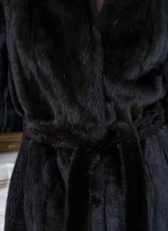 Женская длинная шуба из меха норки фото