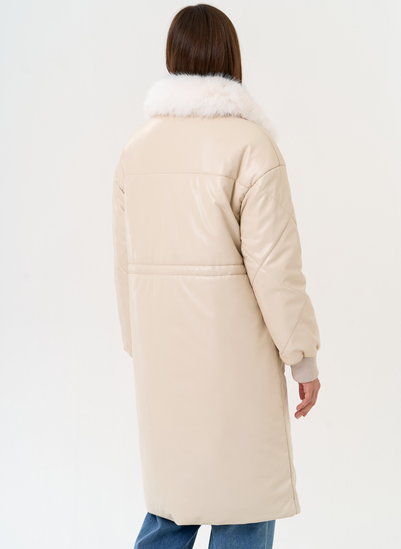 Женский пуховик из эко кожи с воротником из эко меха