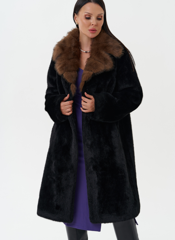 Шуба из эко меха с отделкой из искусственной куницы