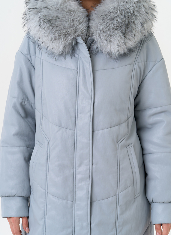 Женский пуховик из эко кожи с отделкой из эко меха