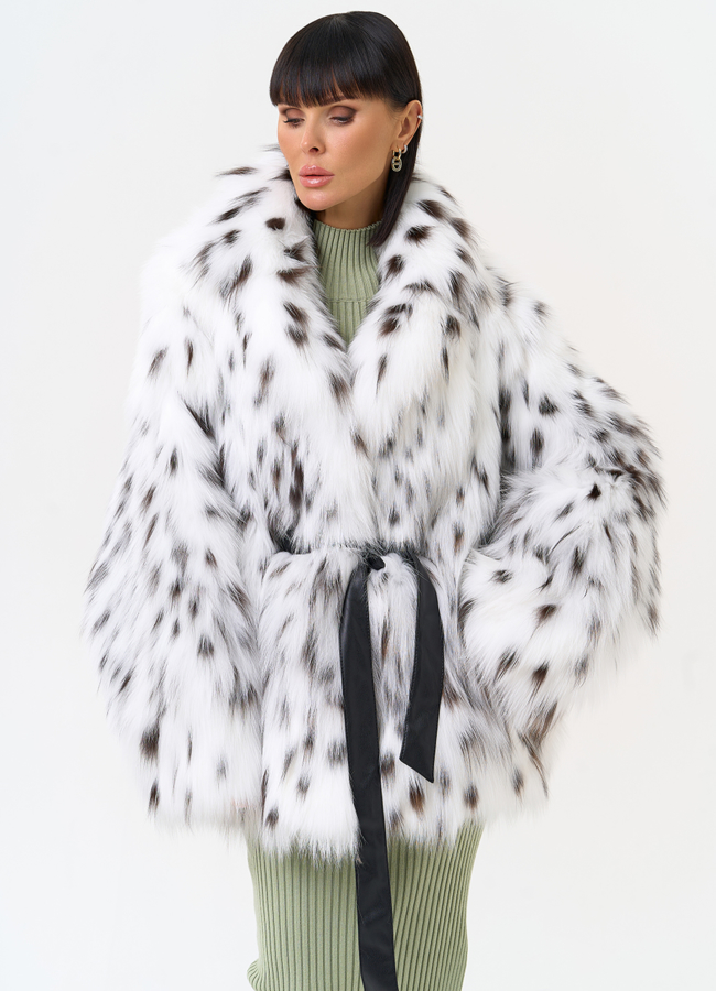 Белая шуба из меха лисы с поясом модель № 31648 меха малина