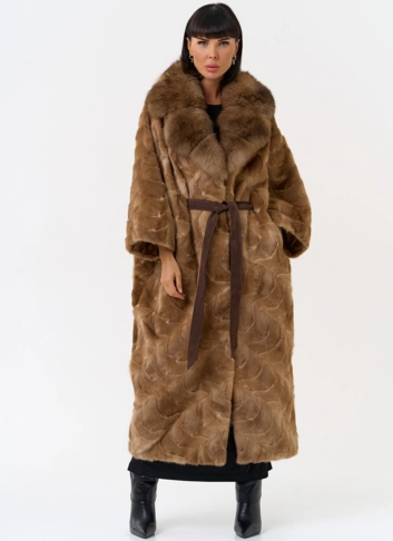 Женская шуба из меха норки с воротником их меха песца фото