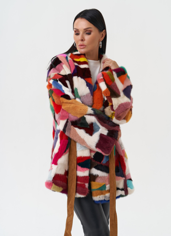 Яркая шуба из меха норки