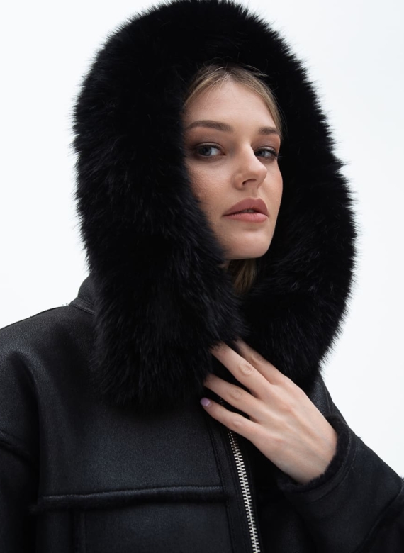 Женская дубленка из эко кожи с капюшоном