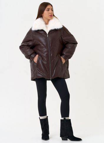 Женский пуховик из эко кожи коричневого цвета
